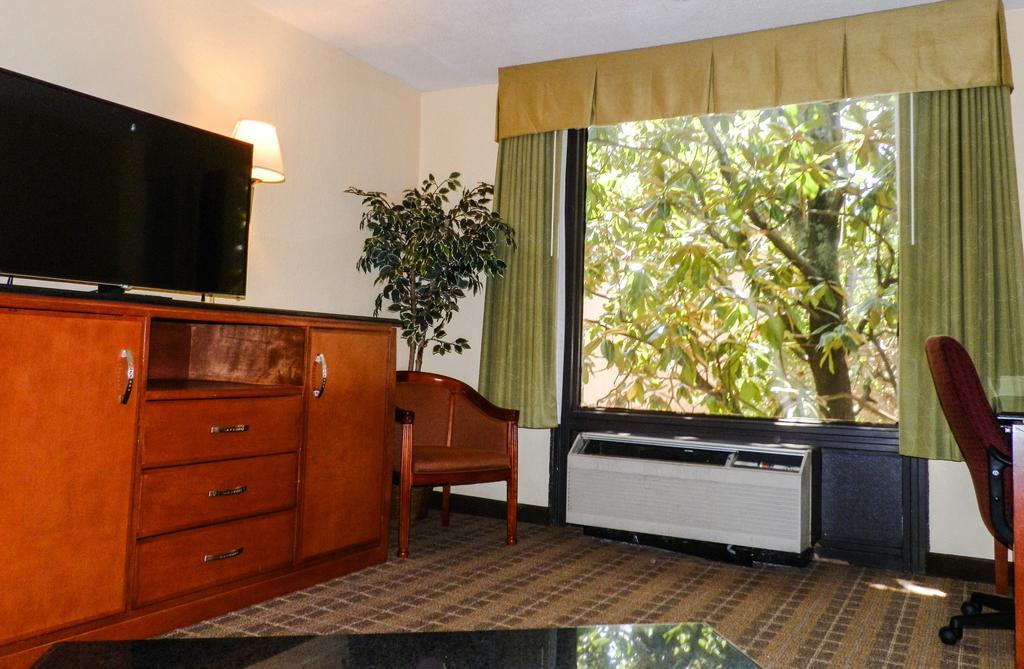 Regency Hotel & Conference Center ジャクソン エクステリア 写真